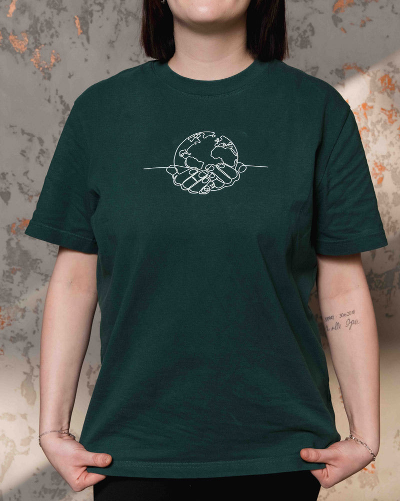 Shirt Erdkugel in Händen