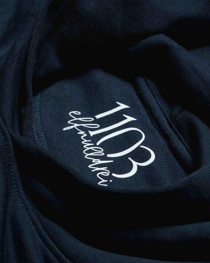 Halsausschnitt Hoodie elfnulldrei